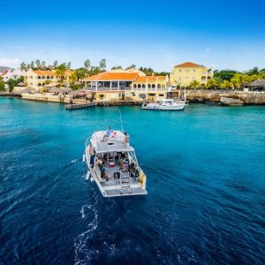 buddy-dive-resort-bonaire-vom-meer-aus